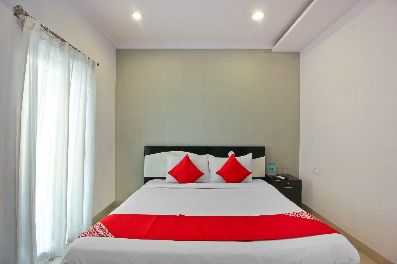 Hotel Oyo Flagship 463 Banjara Hills Hyderabad Exterior foto