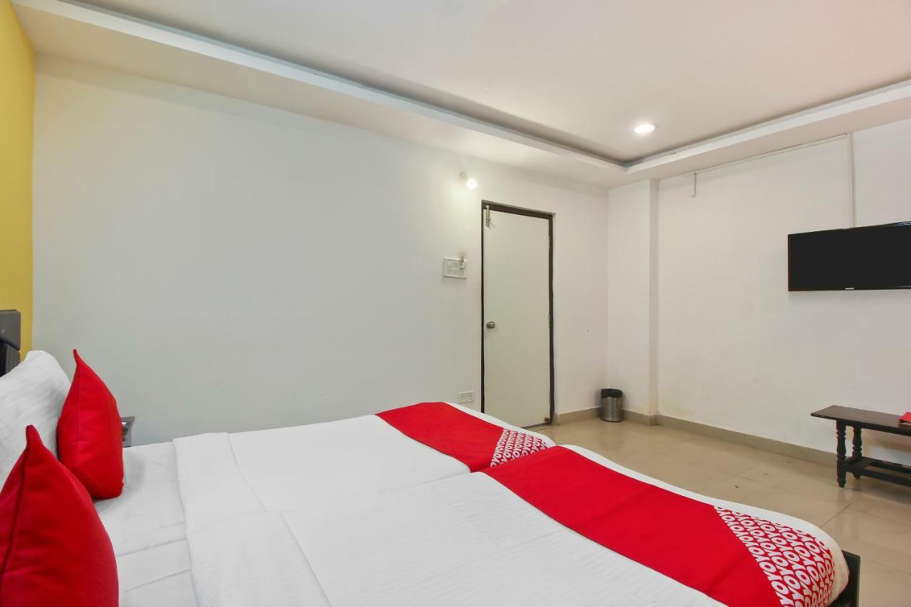 Hotel Oyo Flagship 463 Banjara Hills Hyderabad Exterior foto